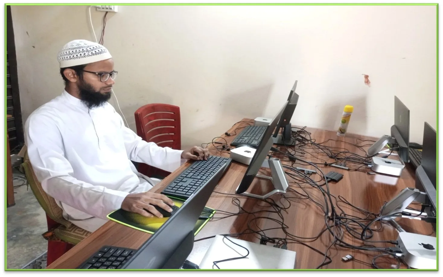প্রযুক্তিকে জয় করে শফিউরের সফল উদ্যোক্তা হয়ে ওঠার গল্প